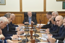 Члены Комитета по законодательству, законности, государственному строительству, местному самоуправлению и регламенту заслушали отчет о деятельности МВД по РД 