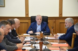 Заседание Комитета по законодательству, законности, государственному строительству, местному самоуправлению и регламенту 