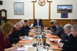 Комитет по законодательству, законности, государственному строительству, местному самоуправлению и регламенту рассмотрел ряд законопроектов