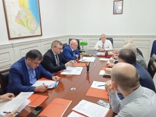Комитет по законодательству, законности, государственному строительству, местному самоуправлению и регламенту обсудил ряд законодательных актов