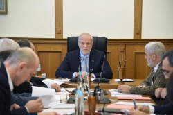Заседание Комитета по законодательству, законности, государственному строительству, местному самоуправлению и регламенту 