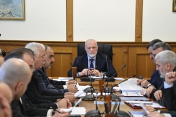 Комитет по законодательству, законности, государственному строительству, местному самоуправлению и регламенту заслушал информацию о деятельности МВД по РД