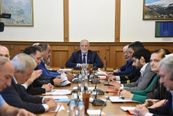 Заседание Комитета по законодательству, законности, государственному строительству, местному самоуправлению и регламенту 
