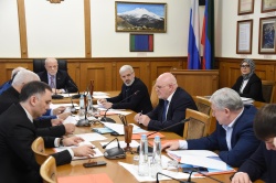 Комитет по законодательству, законности, государственному строительству, местному самоуправлению и регламенту рассмотрел ряд вопросов